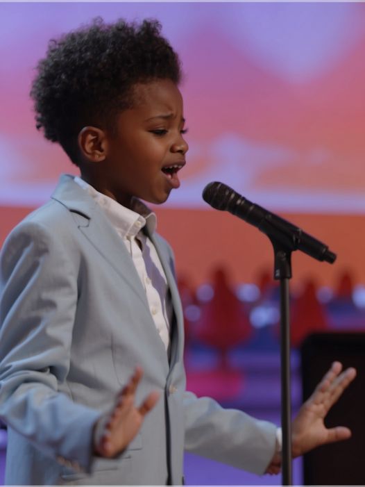An 11-year-old boy sang acapella at Simon’s request